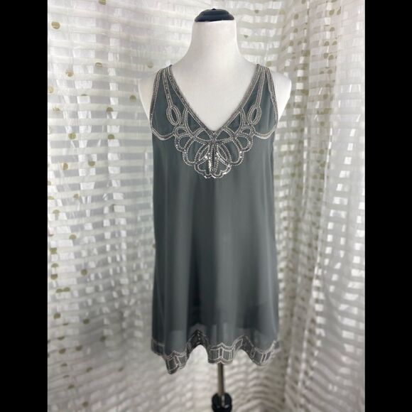 LovPosh Grey with Sequin Design Tank Top - Picture 1 of 9